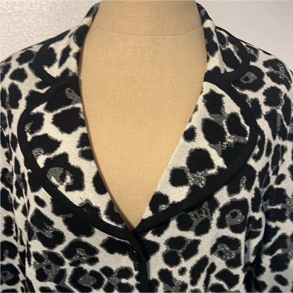 Authentic Misook designer animal print comfortable blazer sz S